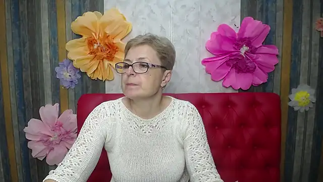 Онлайн чат XXX EmiliaGree