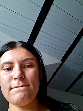 Yeras_ Adlı Modelin Canlı XXX Sohbeti