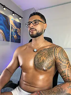 LiamGarcia1's Webcam Show