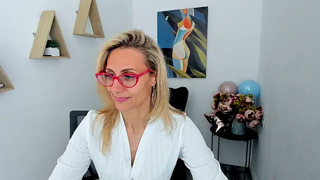 MuseOfStage Adlı Modelin Canlı XXX Sohbeti