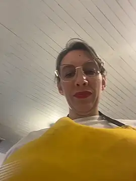 Gatitacarlita's Live XXX Chat