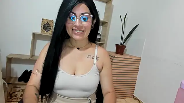 Tania_mature 现场XXX聊天
