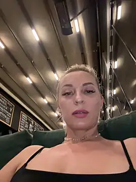 Chat XXX en directo de VikaBunny1