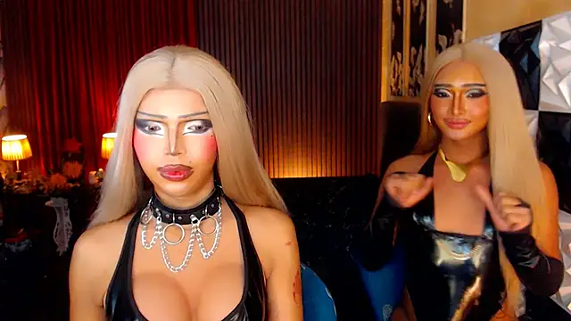 xFistingLadyBoyx's Webcam Show