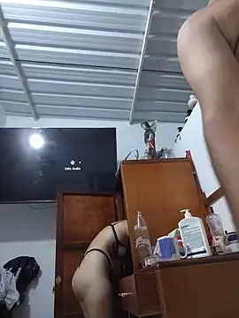 FerneyManti Chat XXX live