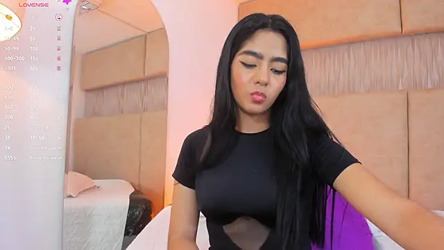 _kyraa_ Show in webcam
