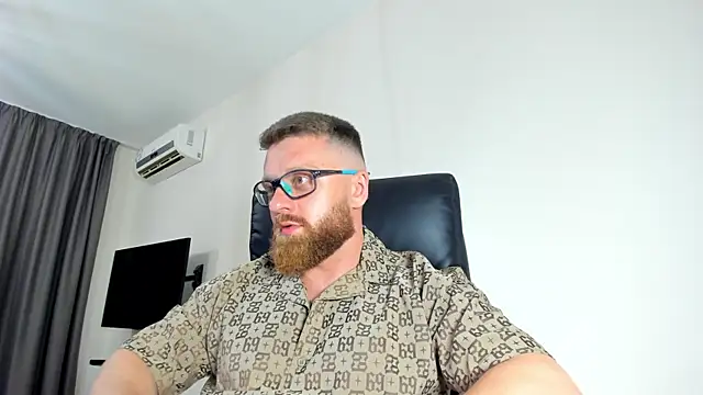Findom_guy webkamerás műsora