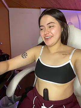 غرفة دردشة Camila_pinkk المباشرة