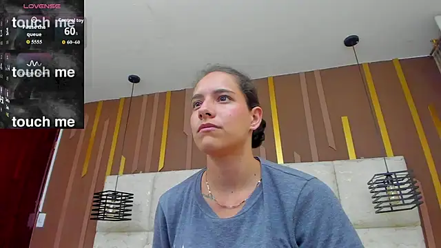 XXX chat uživo modela MiaCours