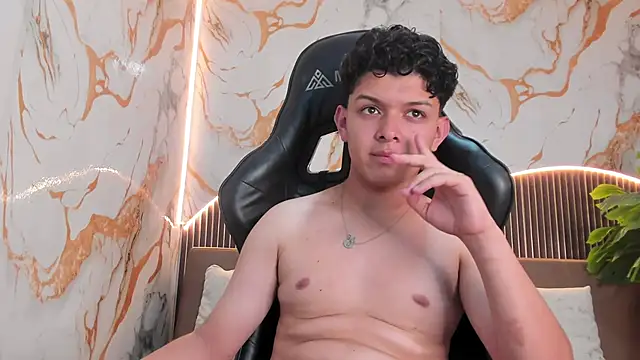 TiagoRussh webcam show