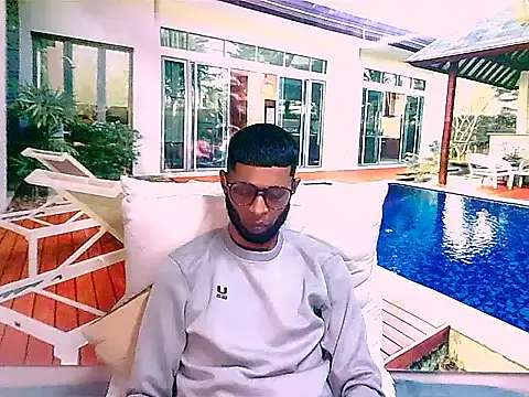 צ'אט XXX בשידור חי של CharmingIndian1