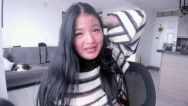 Unatatuada Live XXX-Chat