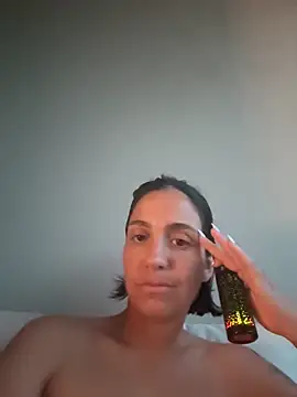 LaPetiteKim – Naživo XXX chat