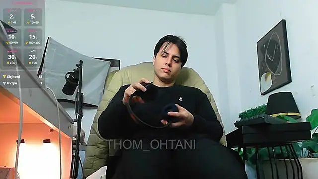 הופעת וובקאם של Thom_Ohtani