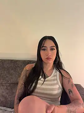 EmmyEvans1's Live XXX Chat