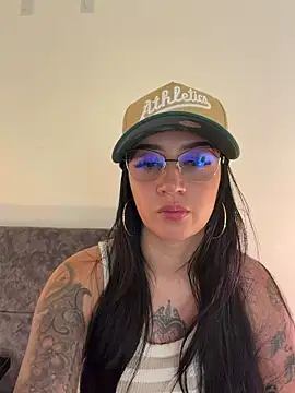 EmmyEvans1's Live XXX Chat