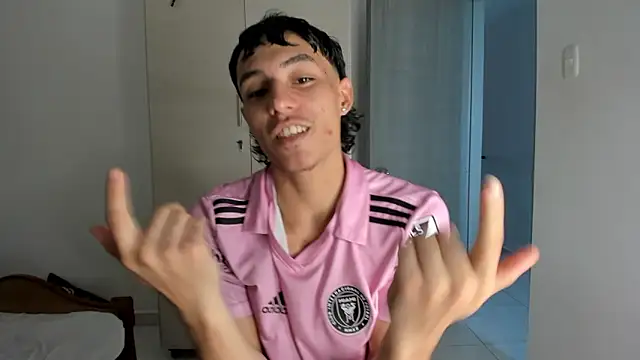Chatroom XXX en direct de enzo_sloran