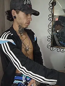 Tattoboy19cm Webcam show
