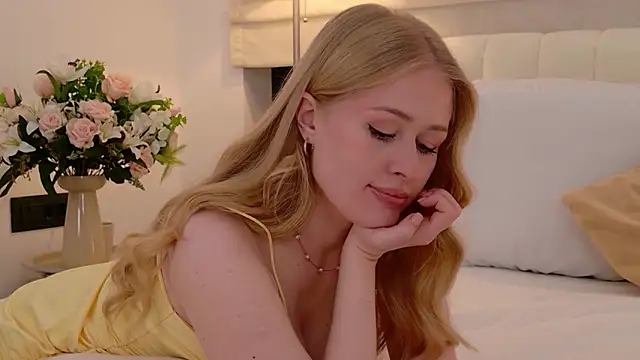 JuliaJaee чат на живо