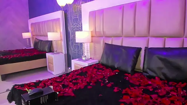 MiaKarssonのライブXXXチャット