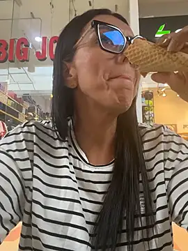 Онлайн чат XXX SofiParma