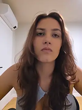 MiaRides19's Live XXX Chat