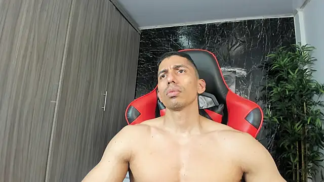 Erik_castle's Webcam Show