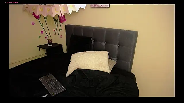 BrendaRojas_ Live XXX-chat