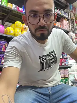Show modela big_bearman na web-kameri