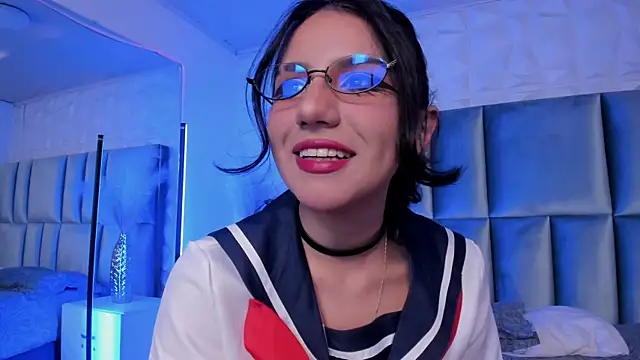 دردشة HollyPeach الجنسية المباشرة
