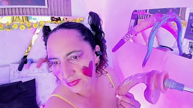 Luna_Naughty1 Webcam Show