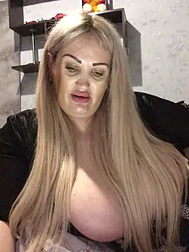 צ'אט XXX בשידור חי של VikiiStoun