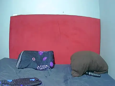 Živá chatovací místnost Foxytemptationx