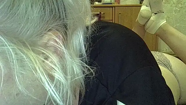 CurvyWild_Lady30 Chat XXX in diretta