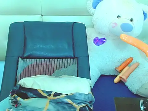 NharaBigCock's Live XXX Chat
