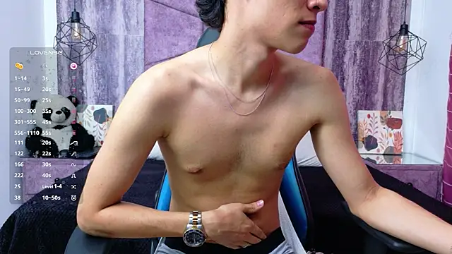 Show de AronTawers na webcam