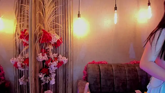 Julieth_Caandy Adlı Modelin Canlı XXX Sohbeti