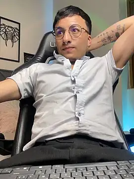 Chat +18 de Dereck_Klain ao vivo