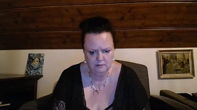 TiffanyMature Chat XXX live