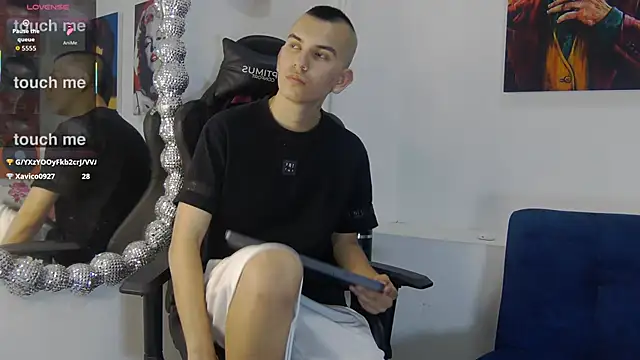 XXX chat uživo modela Rowan_Cley