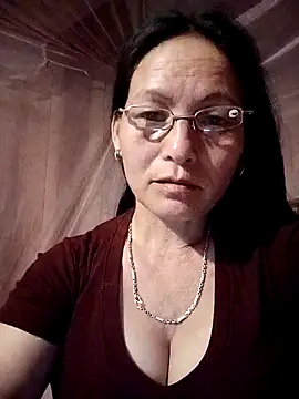 Chatroom XXX en direct de Cucci07