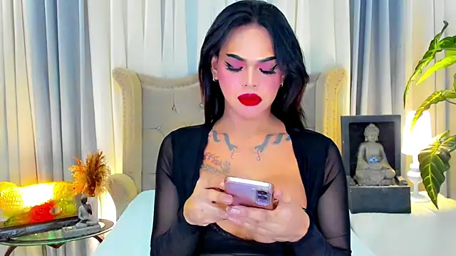 MochaliciousTransOnTop Chat XXX in diretta