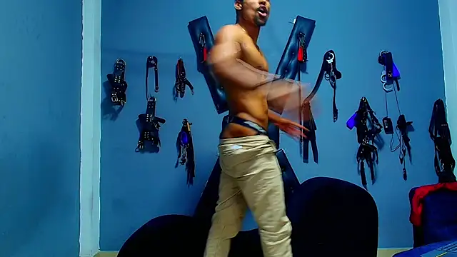 adonisdios22 网络视讯表演