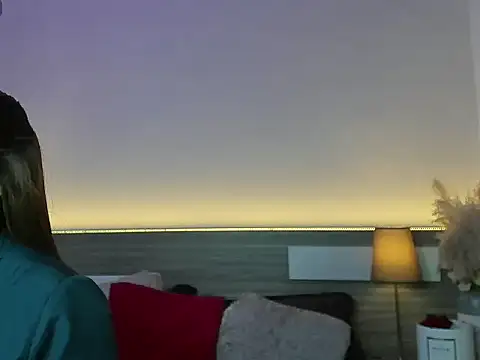 ZarahFoxx's Live XXX Chat