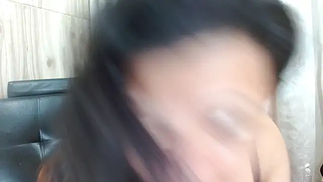 Camil4_milf_1 Adlı Modelin Canlı XXX Sohbeti