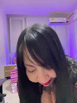 eva_sexx69 Adlı Modelin Canlı XXX Sohbeti
