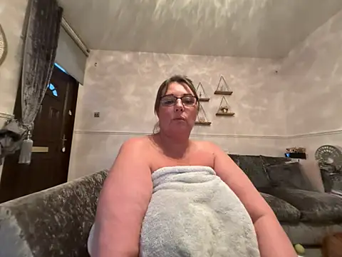 BuxomKitty_BBW – Live XXX-chat