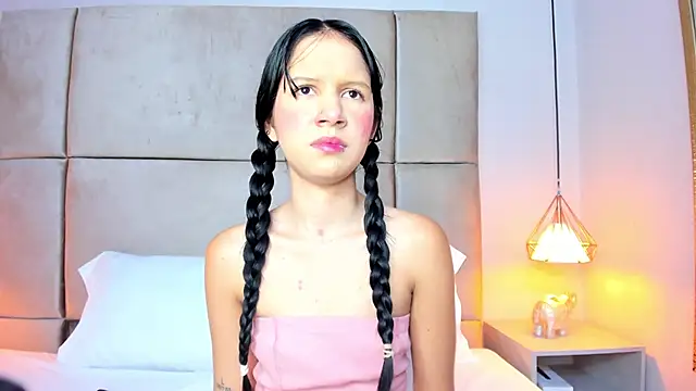 angelaG1 Adlı Modelin Canlı XXX Sohbeti