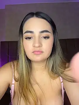 Show de Antonella_Julieta na webcam