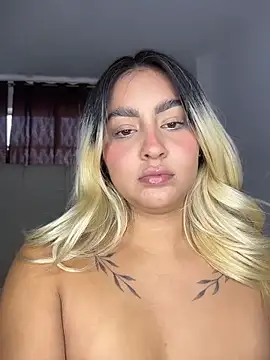 Elina_Hills' Live XXX Chat